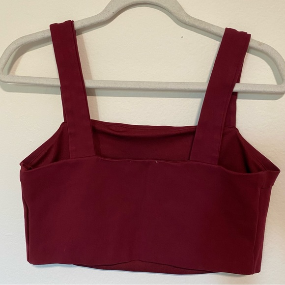 ♥️Crop Top♥️ - Picture 2 of 2